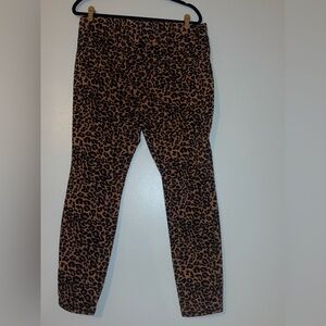 Time and Tru Women’s Cheetah Print Leggings